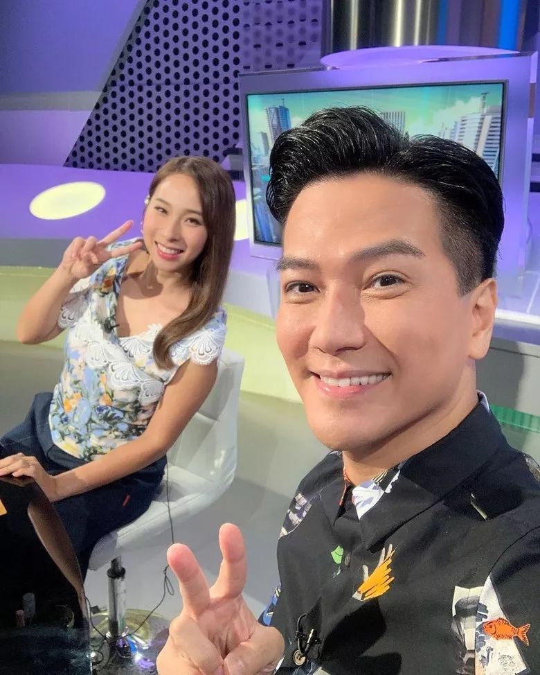恭喜!「TVB新聞小花」喺《東張西望》直播宣布訂婚成功 | 香港小姐新聞