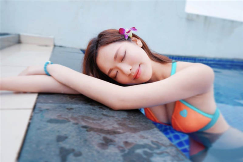 前港姐繼續「性博士」上身，主动卖身TVB做一姐| 香港小姐新聞